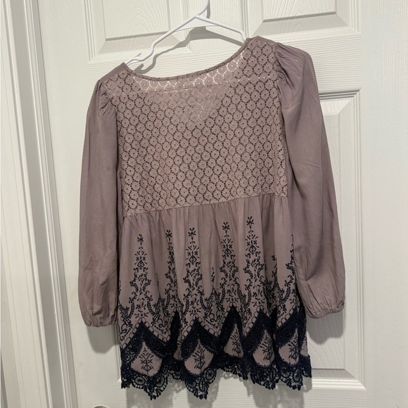 Altar'd State Women's Medium Crochet Long Sleeve Pullover Blouse Size Medium - Picture 2 of 4